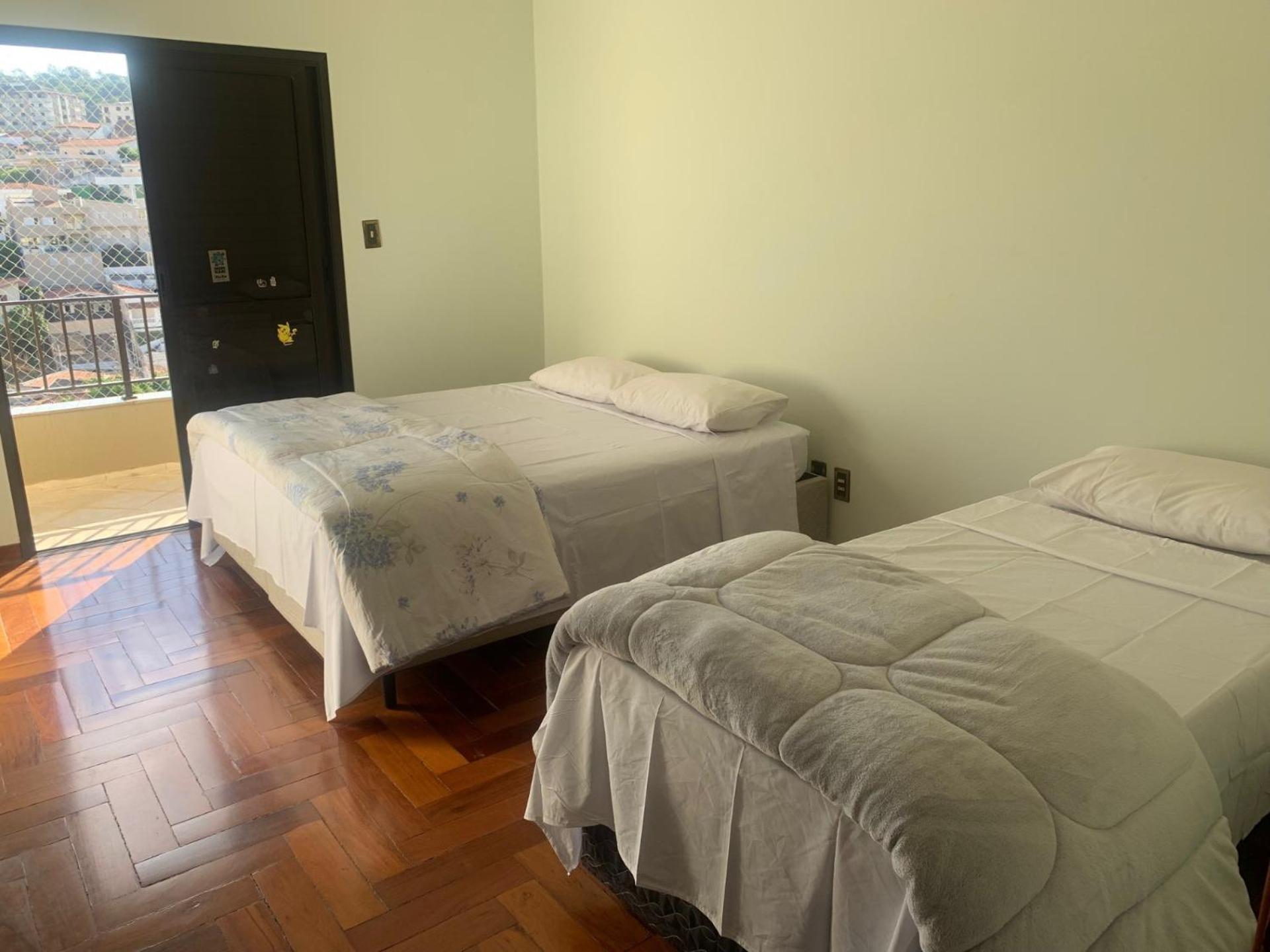 Apartamento Centro Apartment แซร์ฮาเนกรา ภายนอก รูปภาพ